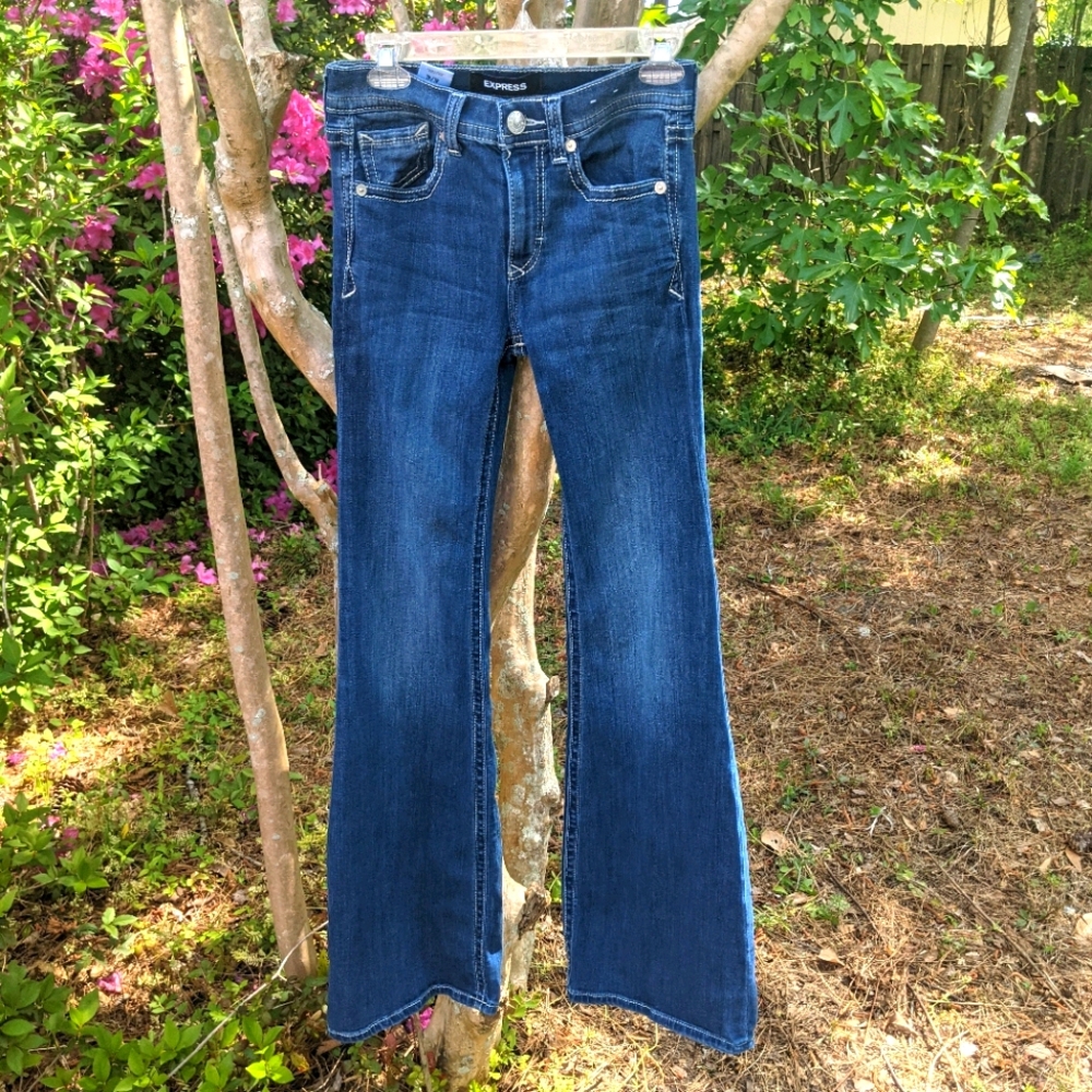 Size 4 long vintage Y2K Express flare jeans